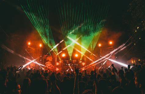  Le Concert Electrique de York: Une Nuit de Musique et de Souvenirs Inoubliables !