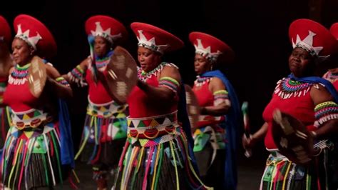 Le Festival de la Musique d'Afrique du Sud: Une Explosion de Rythmes et de Passions Animée par Bongeziwe Mabandla!